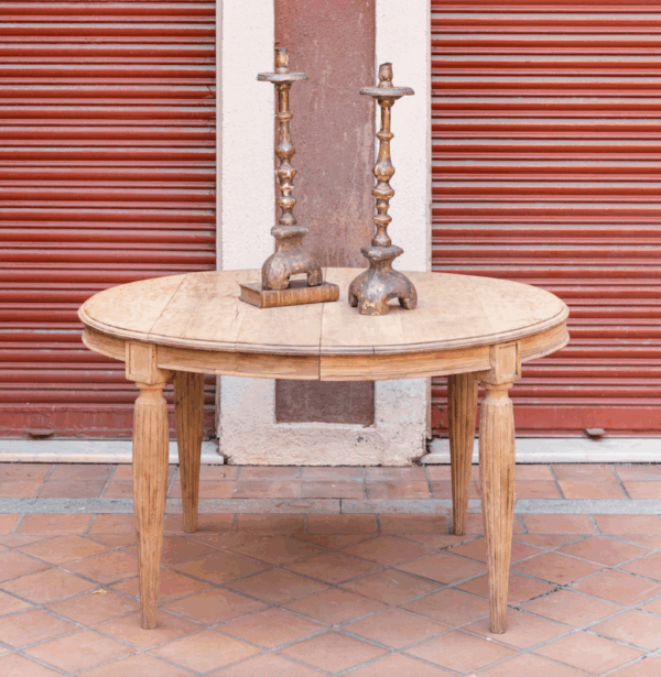 Mesa ovalada de roble